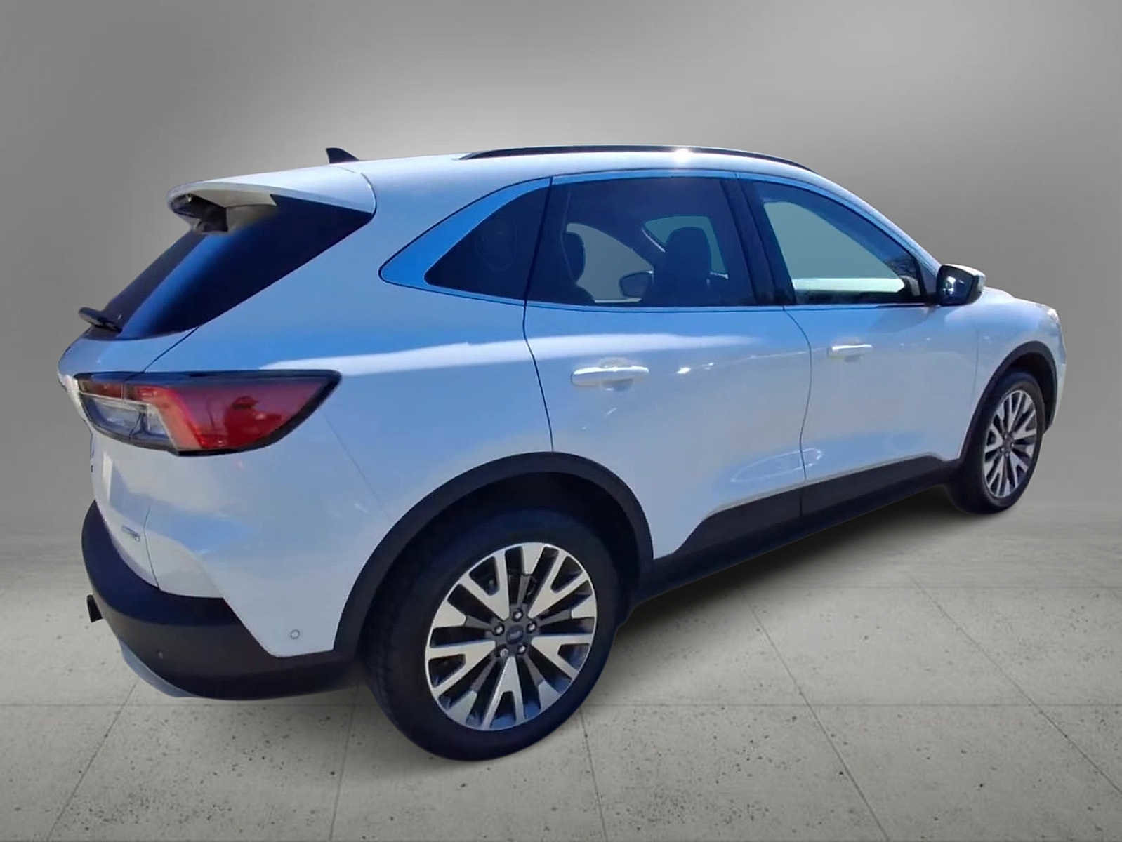 Used 2020 Ford Escape Titanium image 8