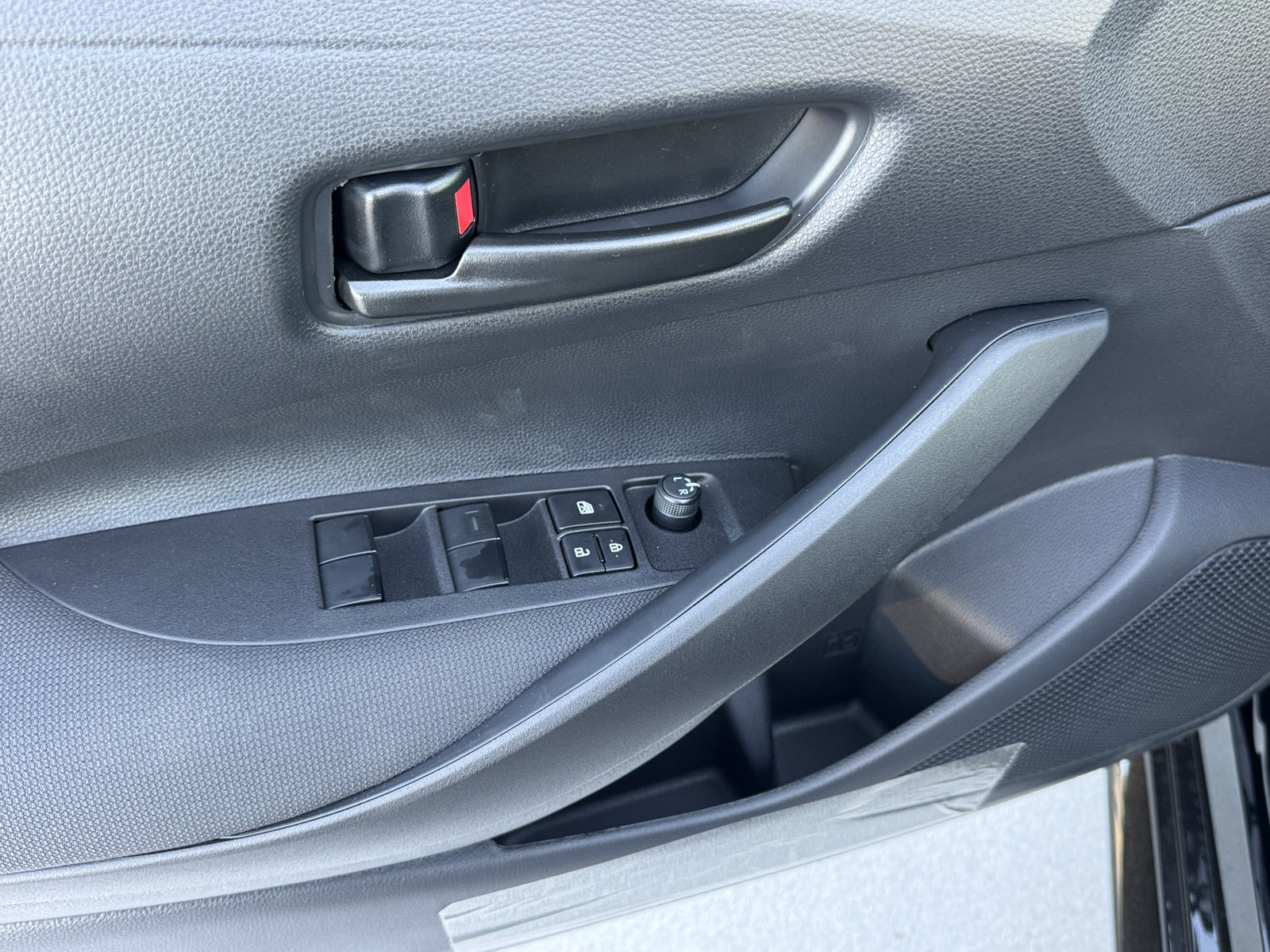 New 2027 Toyota Corolla LE FWD image 18