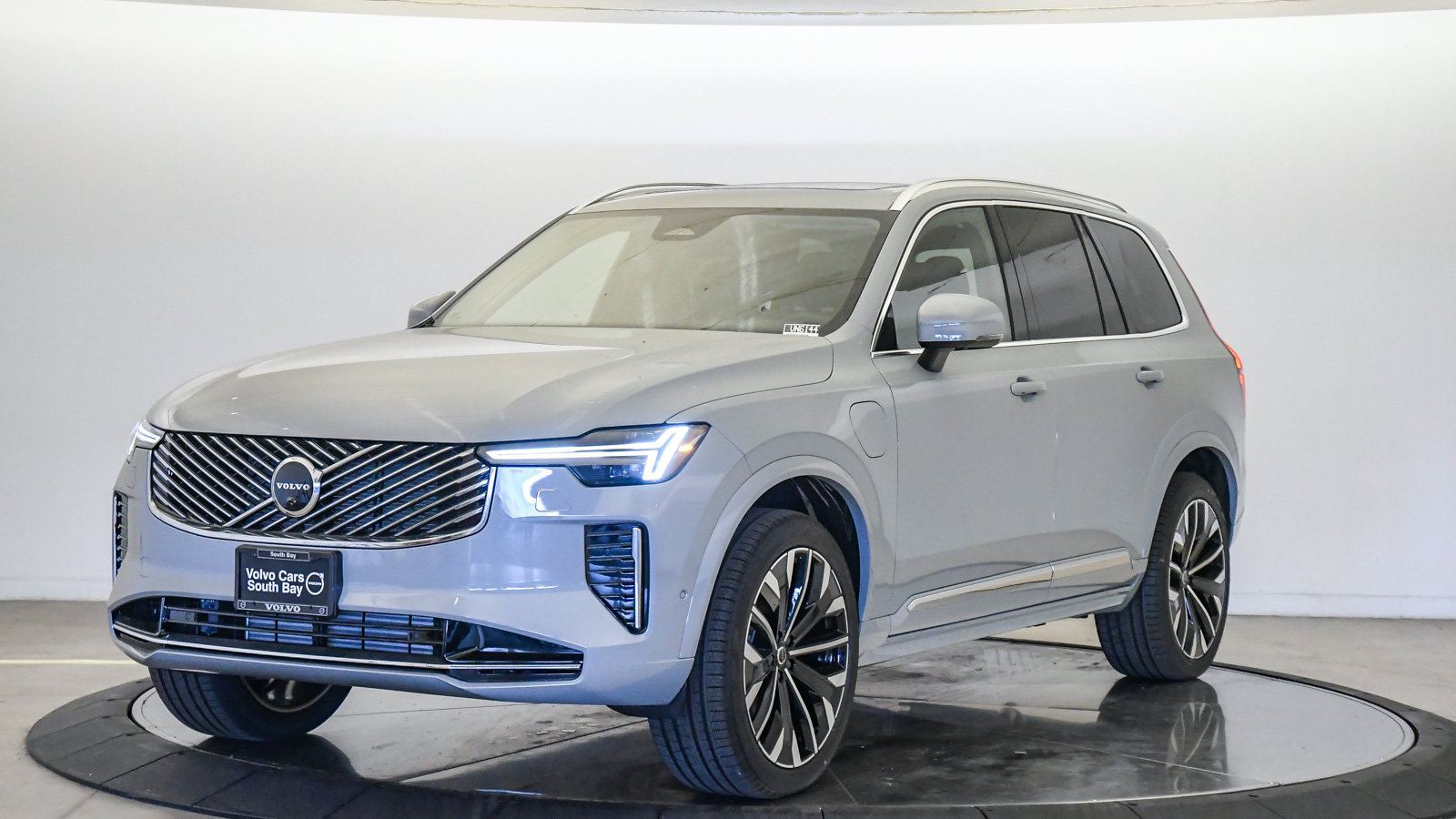 New 2026 Volvo XC90 T8 Plus w/ Protection Package
