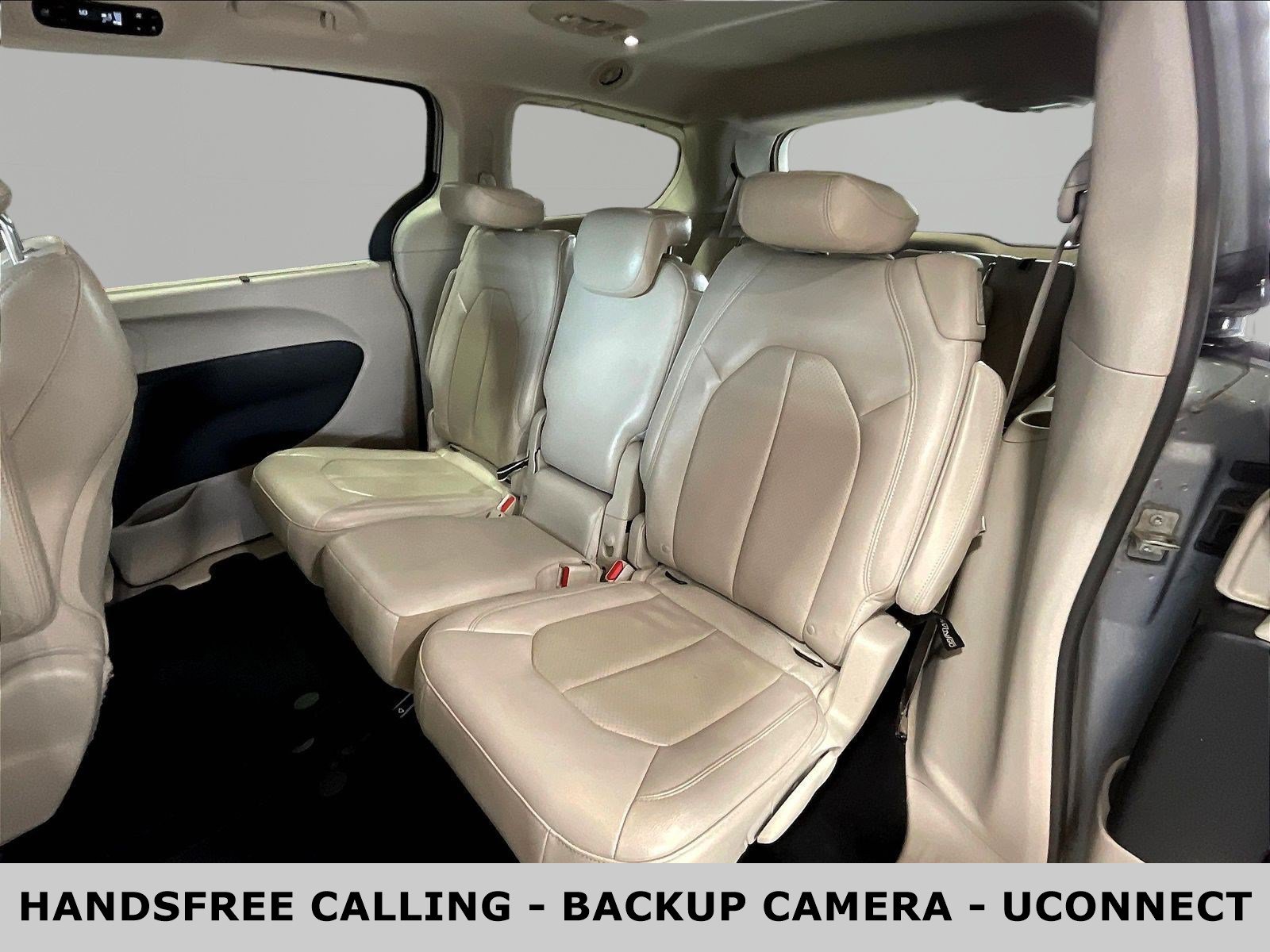 Used 2018 Chrysler Pacifica Touring-L FWD image 22