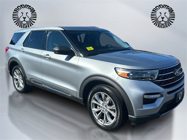 Certified 2022 Ford Explorer XLT w/ Equipment Group 202A image 3