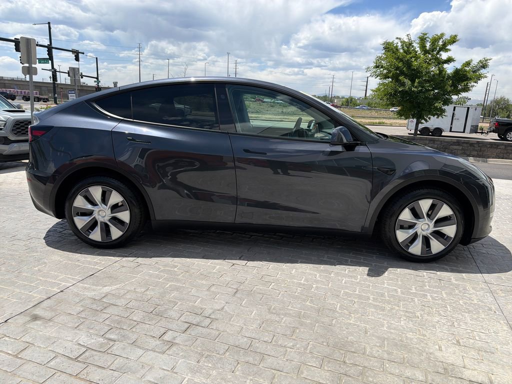 Used 2024 Tesla Model Y Long Range AWD/4WD image 6