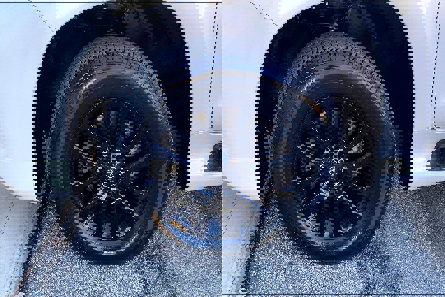 Used 2023 Lexus GX 460 Luxury w/ Accessory Package image 8