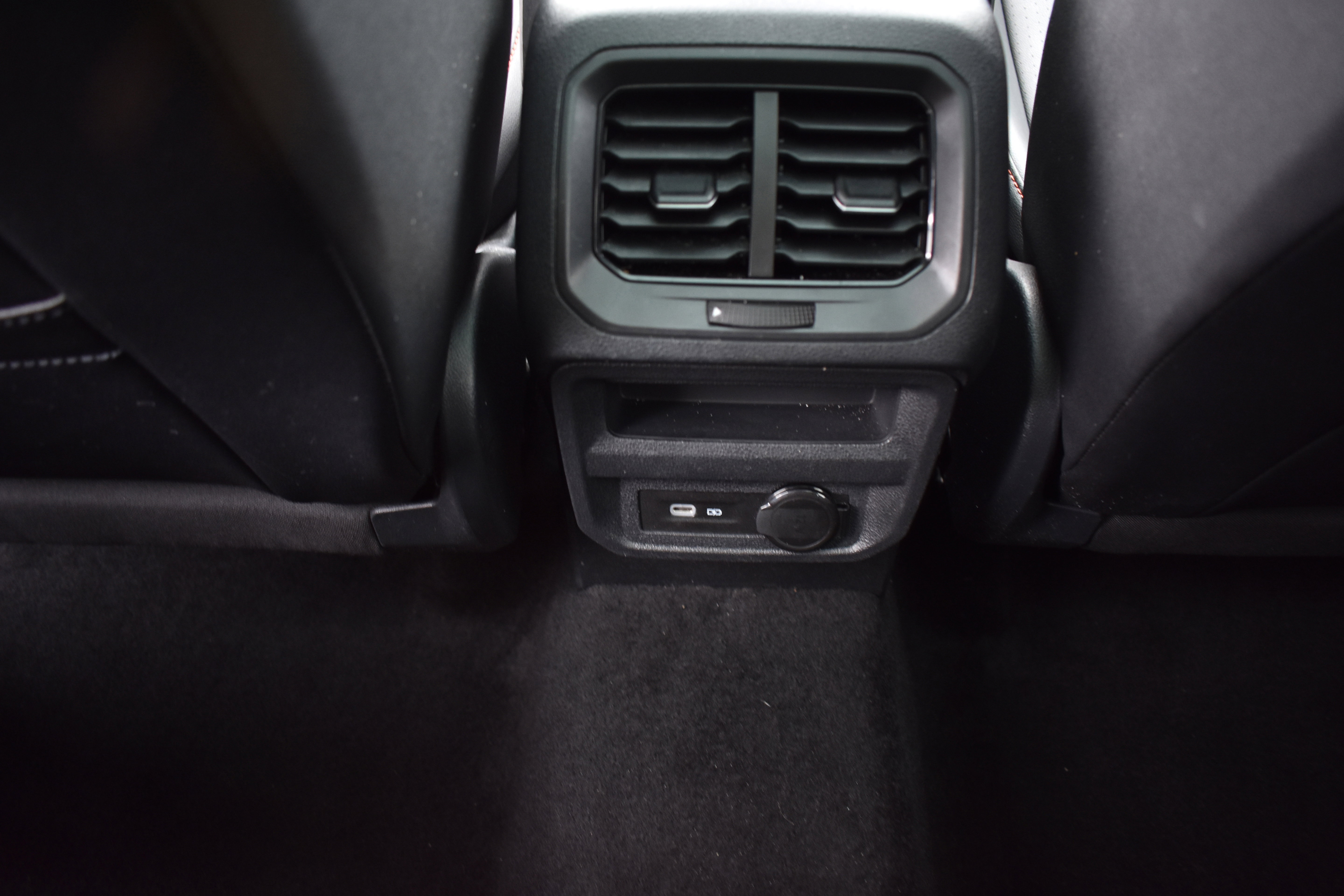 Used 2024 Volkswagen Tiguan Wolfsburg Edition image 27