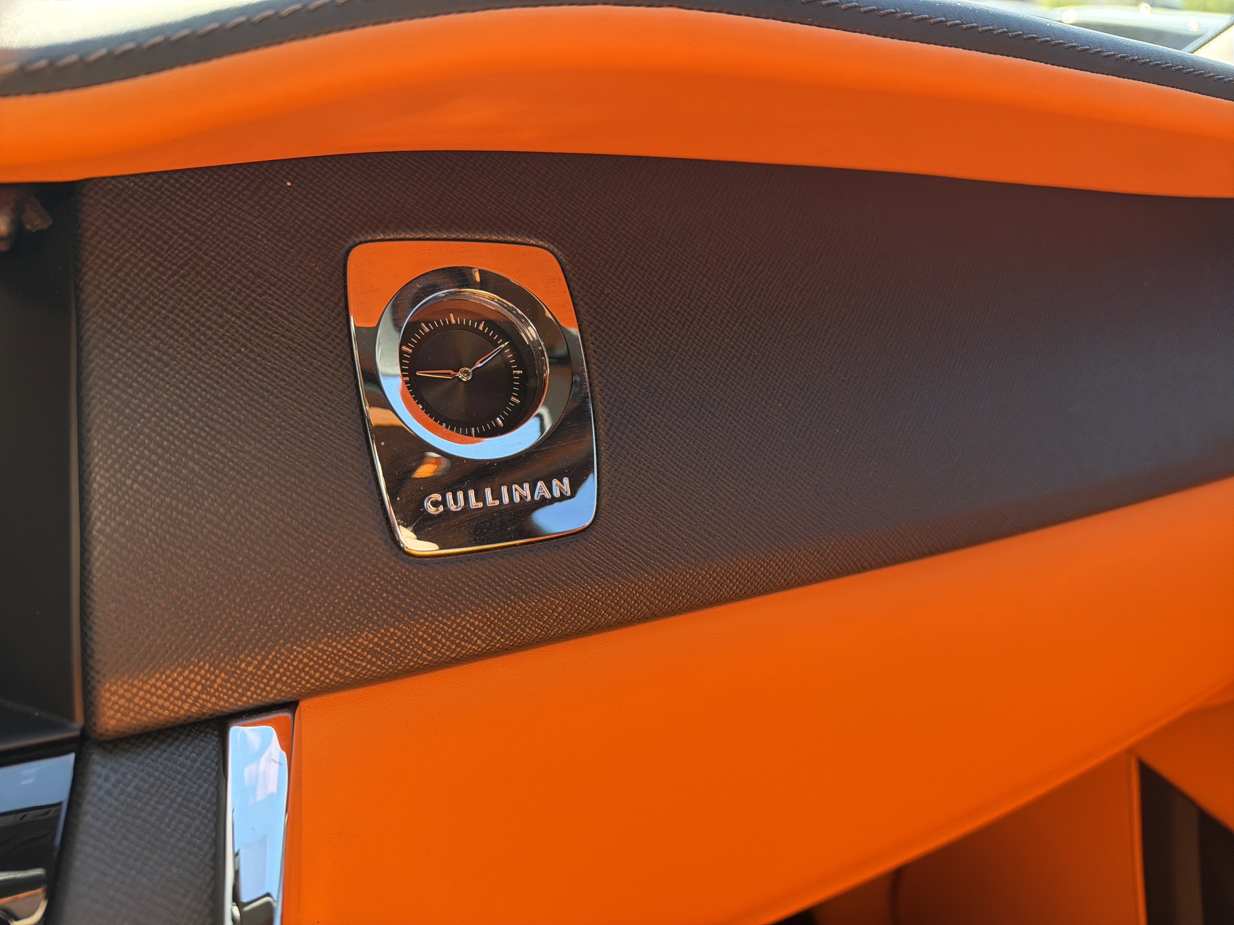 Used 2024 Rolls-Royce Cullinan w/ Dark Exterior Package image 46