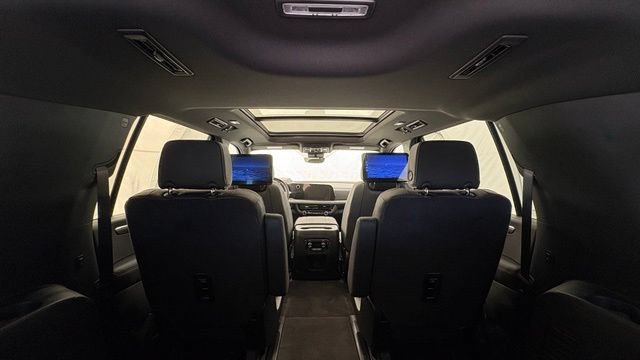 New 2026 Chevrolet Suburban Premier AWD/4WD image 36
