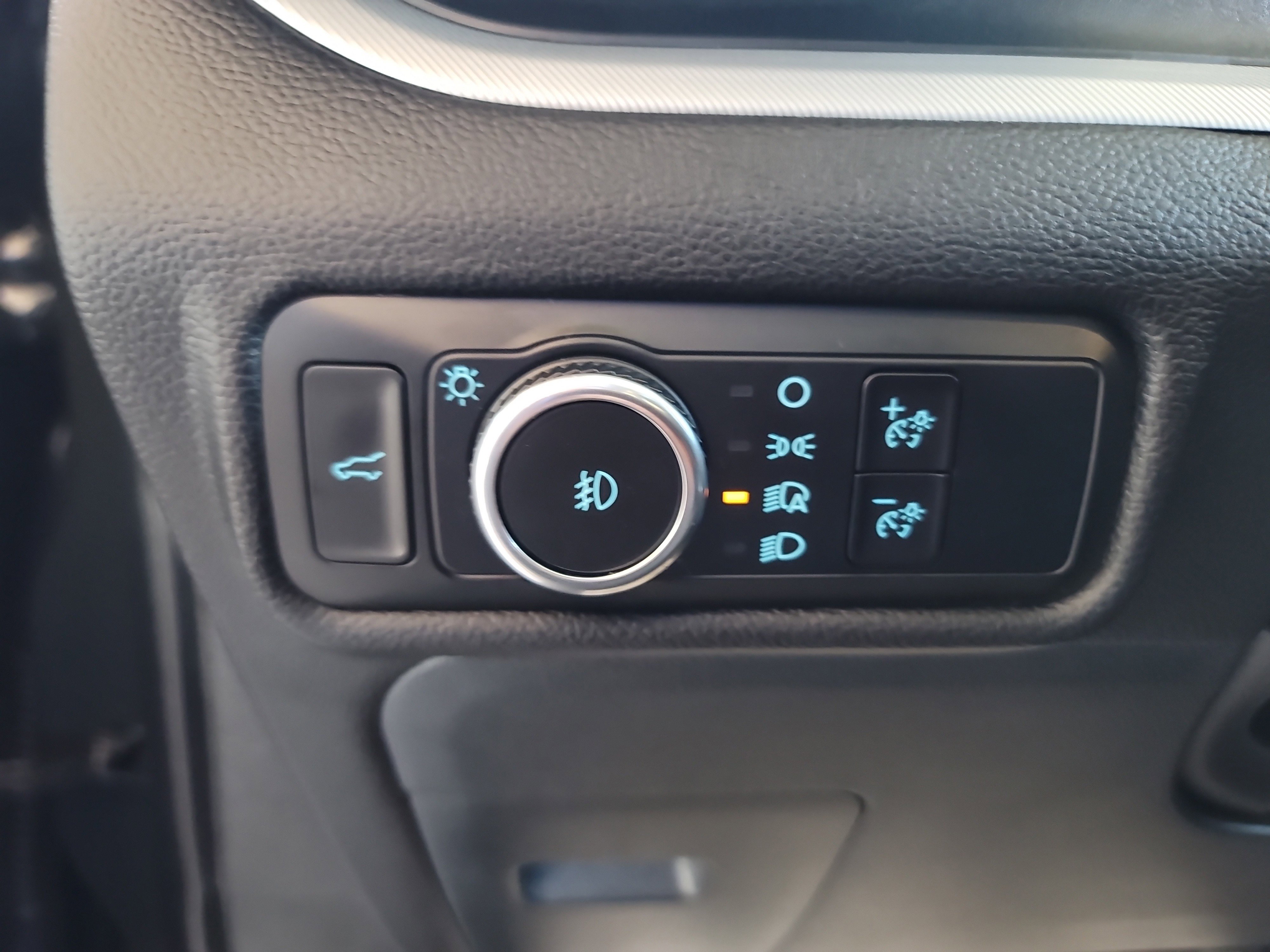 Used 2023 Ford Explorer XLT w/ Equipment Group 202A image 25