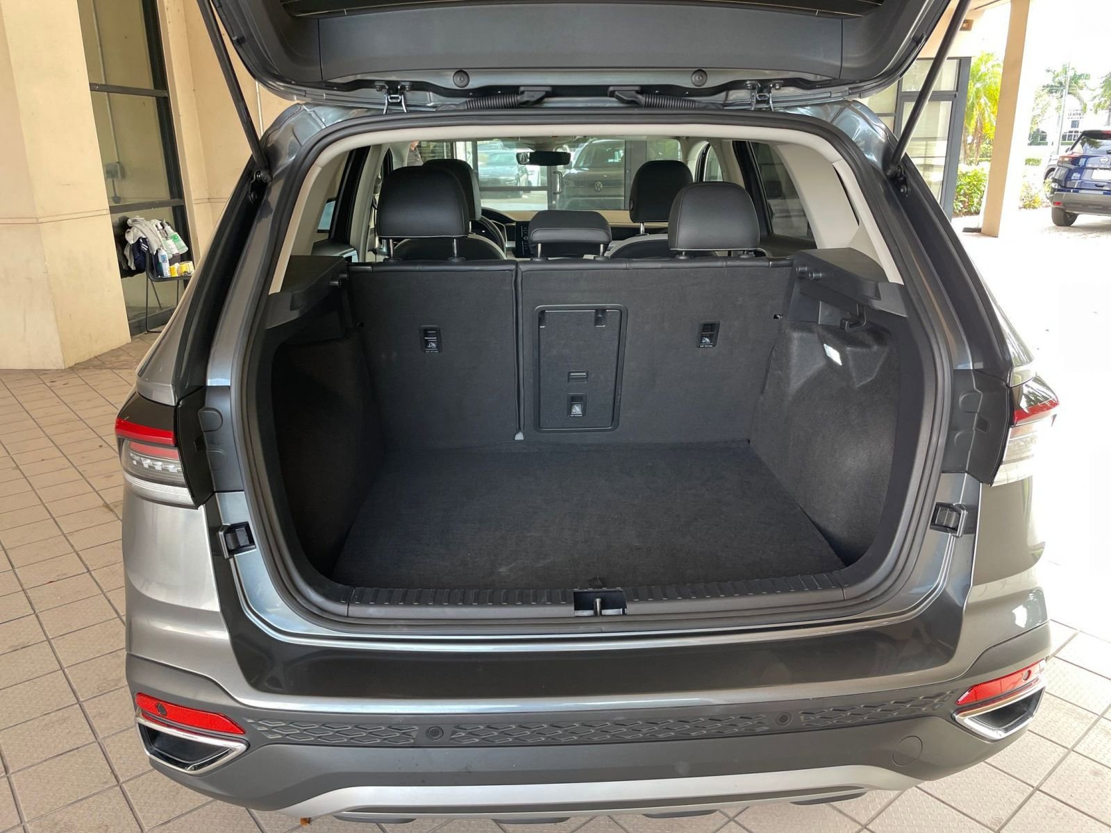 Used 2025 Volkswagen Taos SE image 24