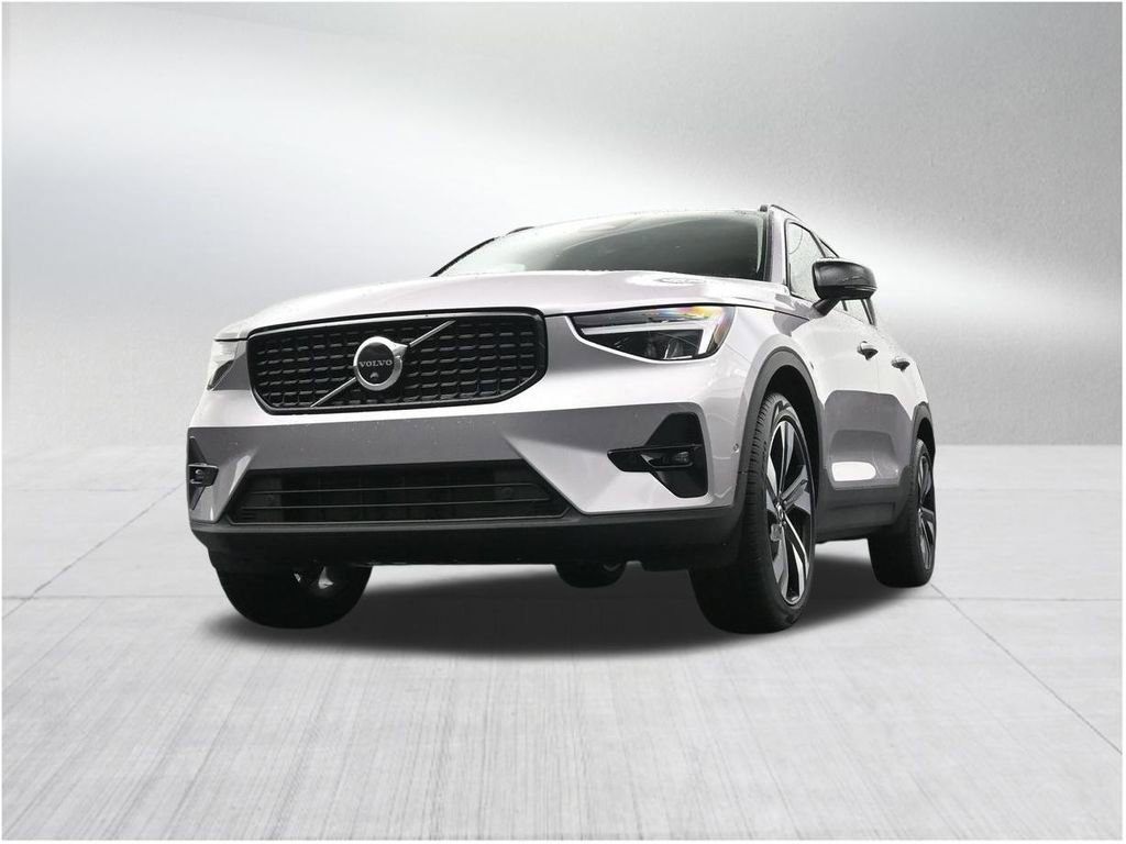 New 2026 Volvo XC40 B5 Plus AWD/4WD image 29
