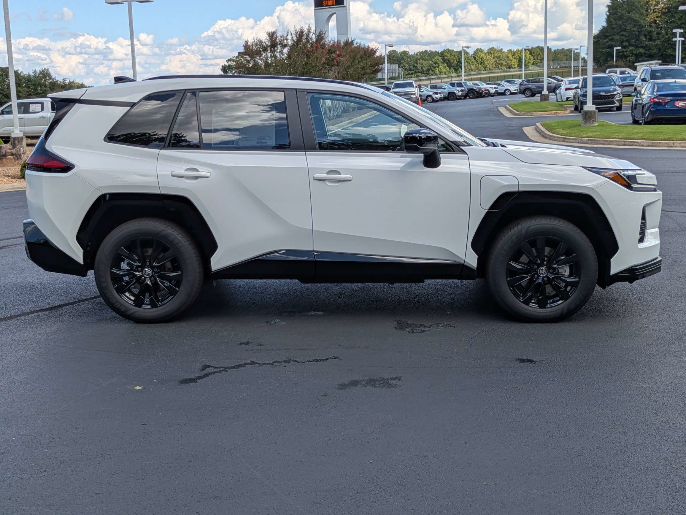 New 2026 Toyota RAV4 SE w/ Weather Package AWD/4WD image 3