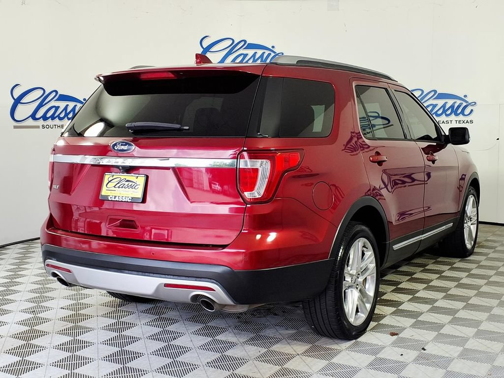 Used 2017 Ford Explorer XLT w/ Equipment Group 202A FWD image 6