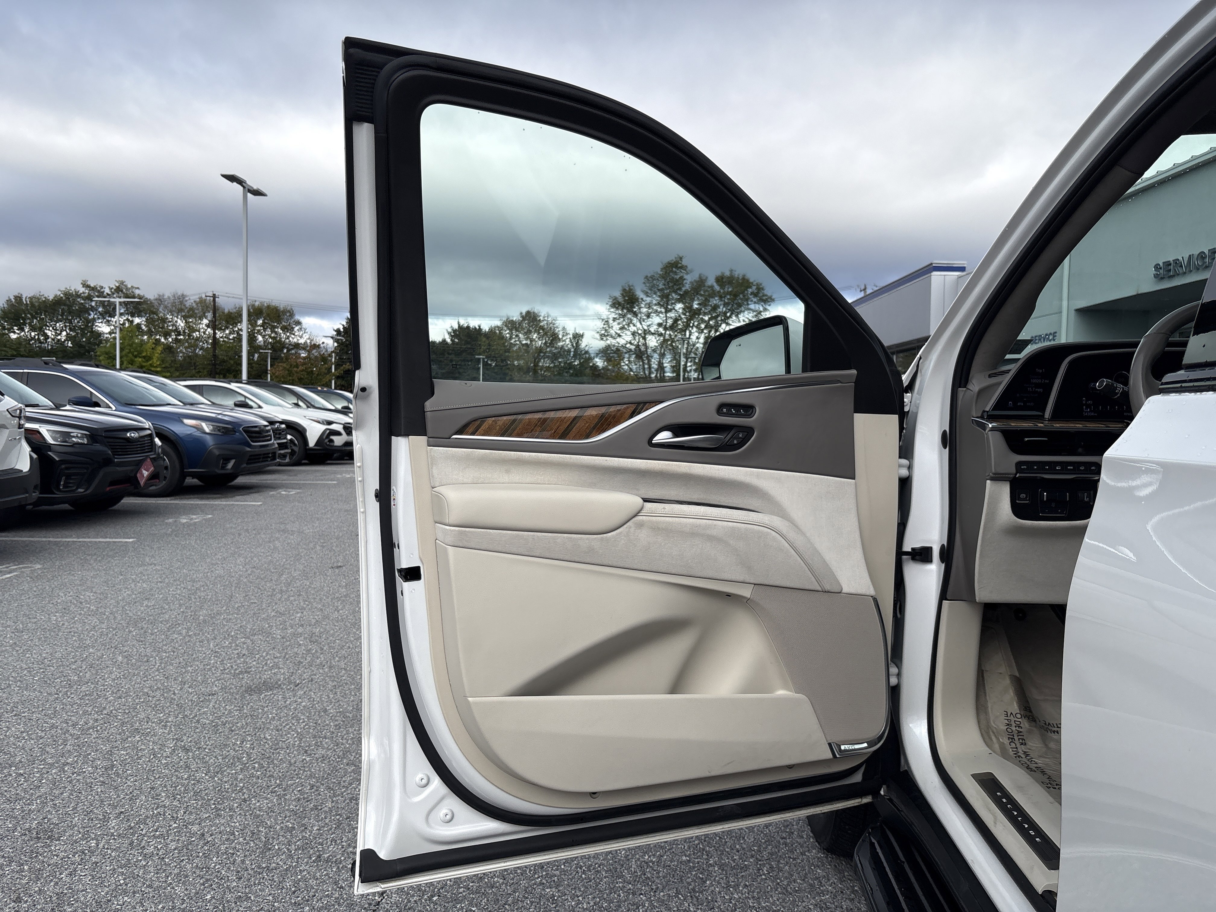 Used 2023 Cadillac Escalade Sport Platinum image 35