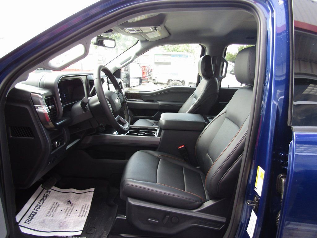 New 2026 Ford F250 Lariat w/ Black Appearance Package image 25