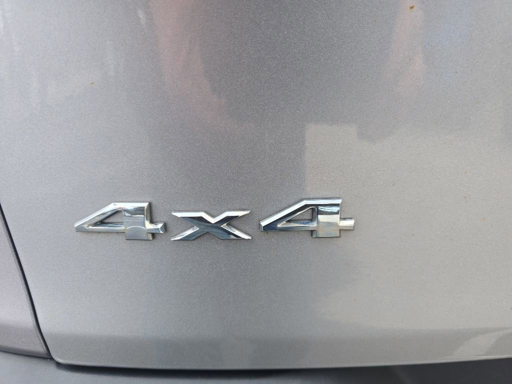 Used 2017 Jeep Cherokee Latitude w/ Cold Weather Group AWD/4WD image 24