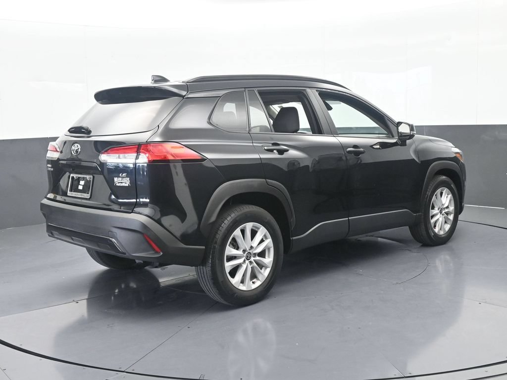 Used 2022 Toyota Corolla Cross LE w/ Moonroof Package FWD image 6