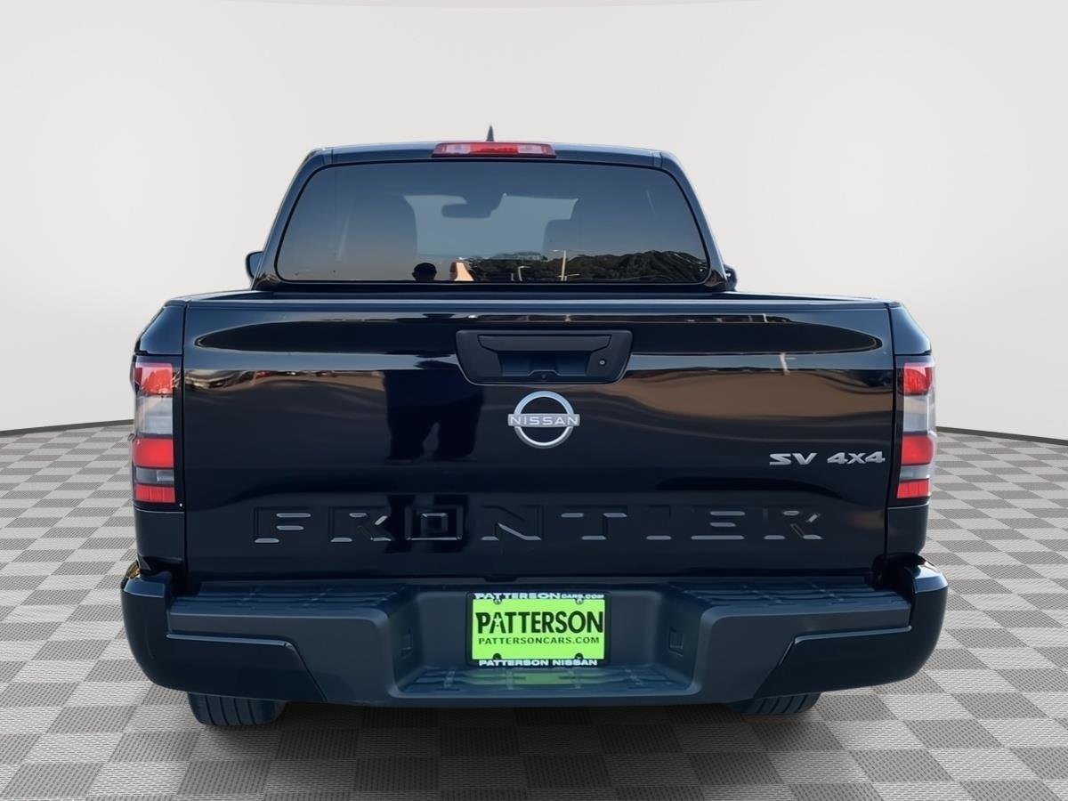 Used 2024 Nissan Frontier SV image 3