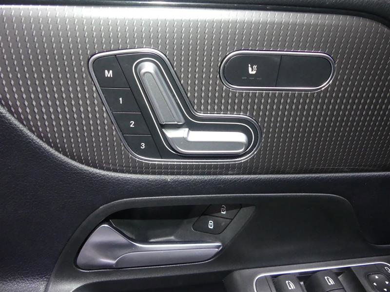 Used 2020 Mercedes-Benz GLB 250 4MATIC image 20