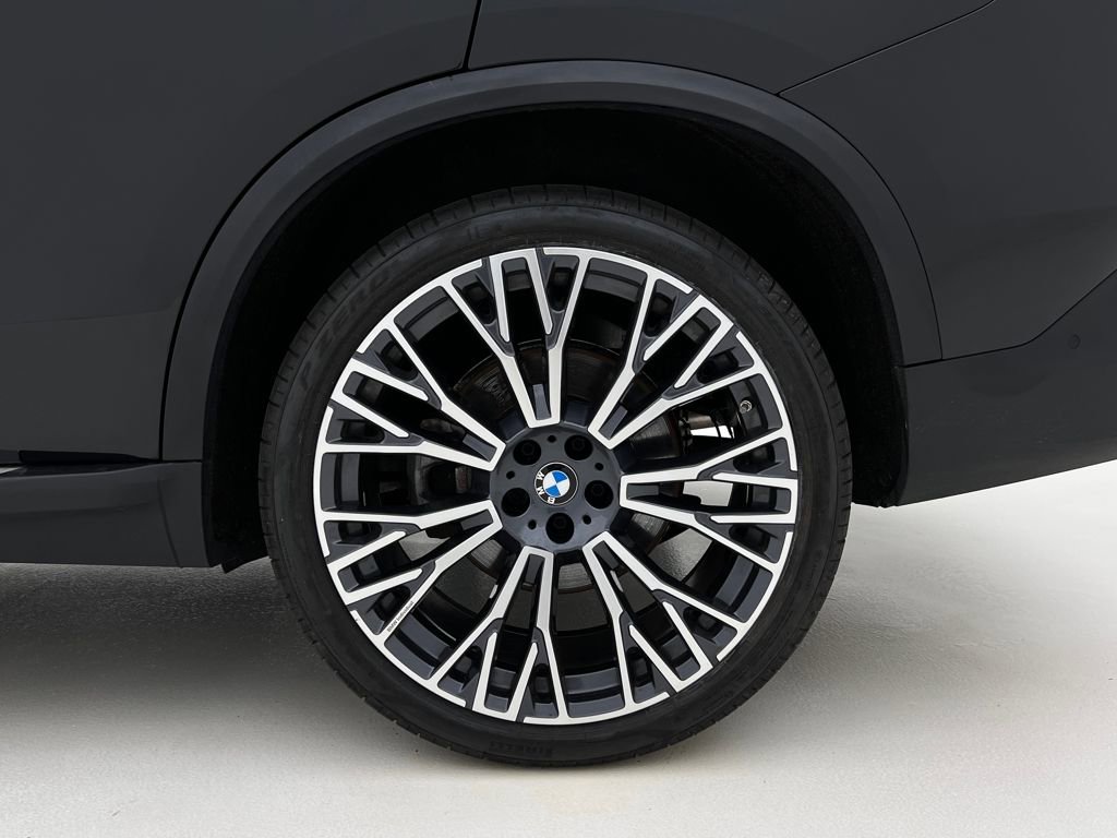 Certified 2025 BMW X5 xDrive40i w/ Executive Package image 27