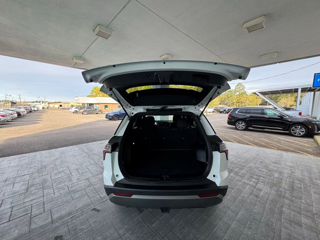 Used 2025 Chevrolet Equinox LT image 9