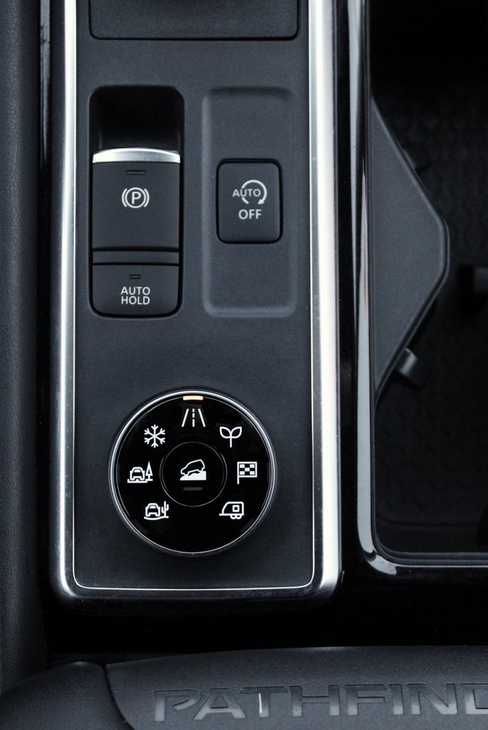 Certified 2023 Nissan Pathfinder Platinum image 44