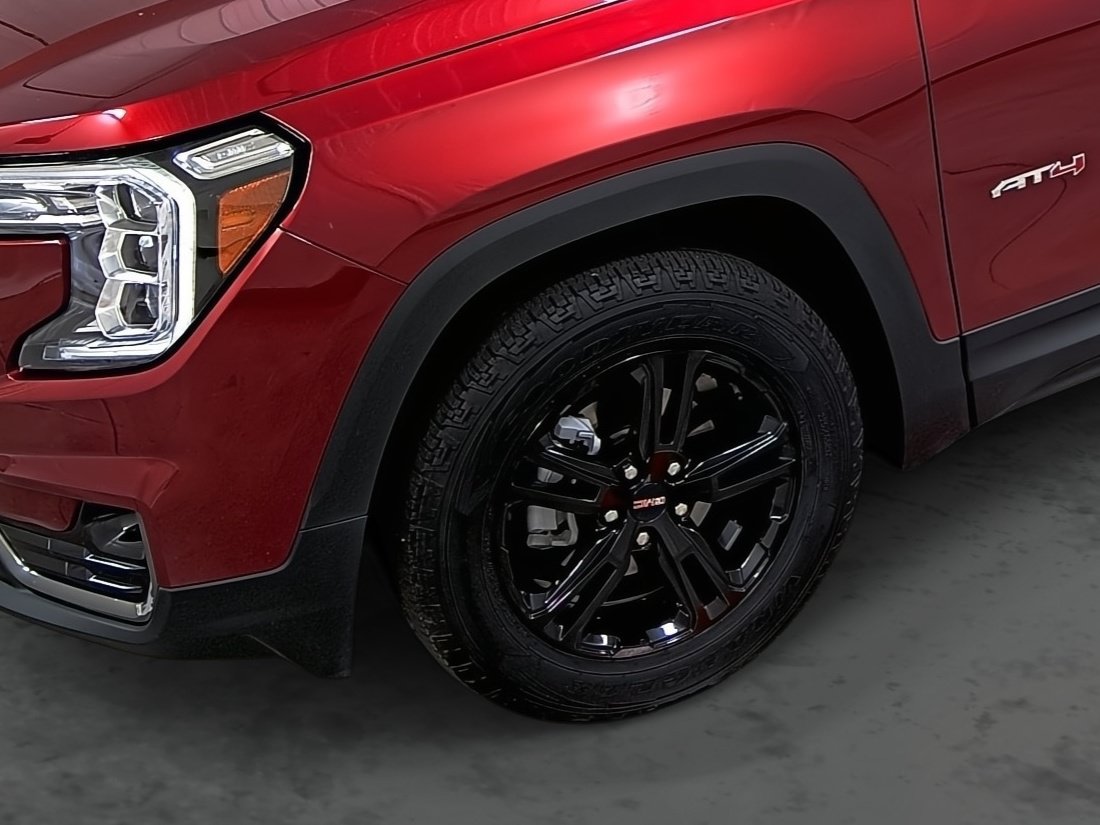 Used 2024 GMC Terrain AT4 AWD/4WD image 7