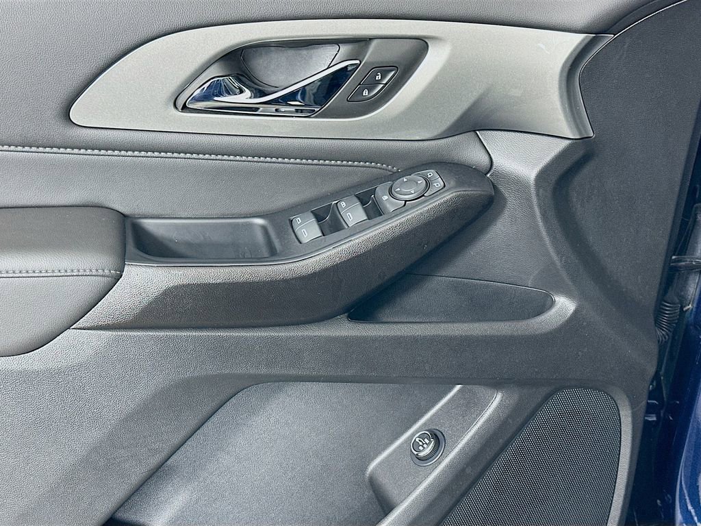 Used 2023 Chevrolet Traverse LT image 17