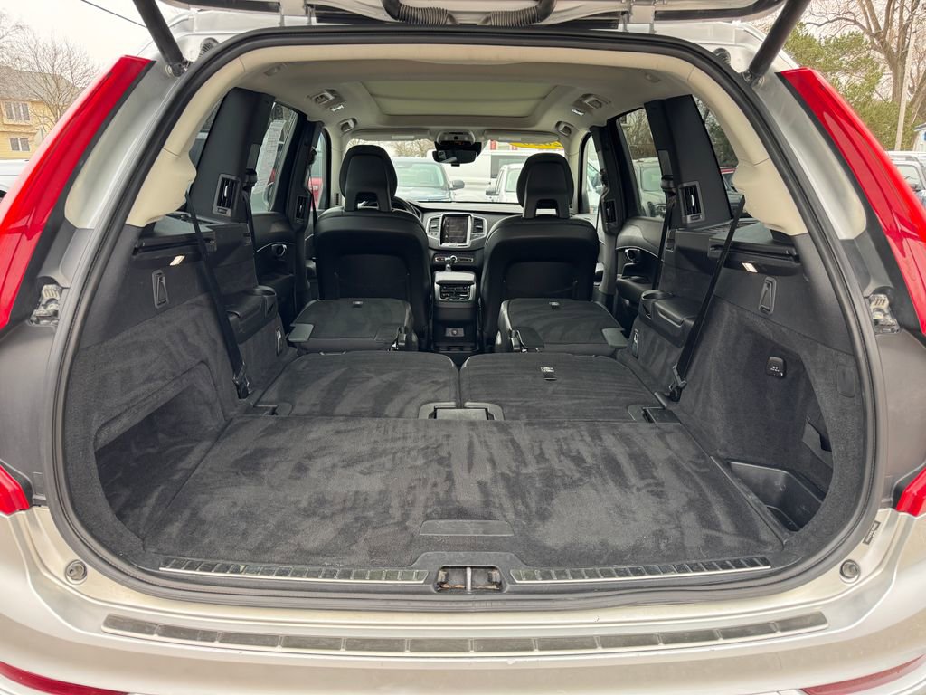 Used 2020 Volvo XC90 T6 Momentum w/ Protection Package Premier image 10