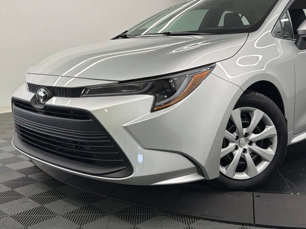 Certified 2026 Toyota Corolla LE FWD image 4