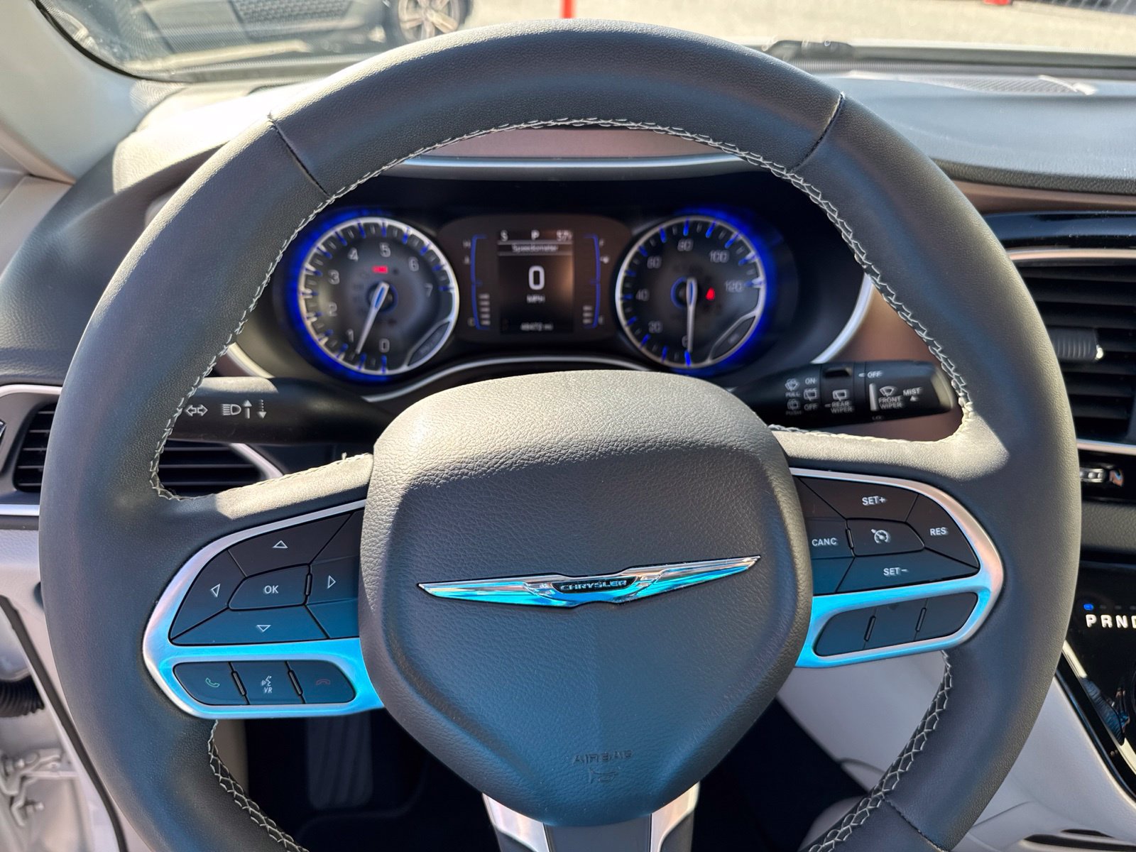 Used 2023 Chrysler Voyager LX FWD image 30