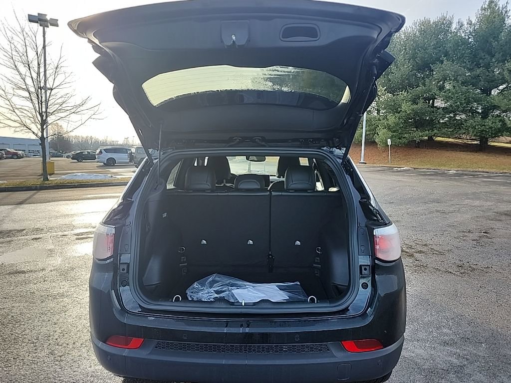 New 2026 Jeep Compass Limited image 15