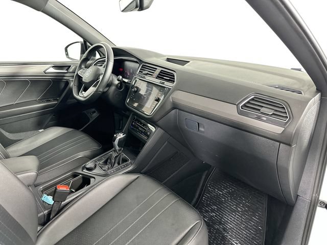 Used 2022 Volkswagen Tiguan SE R-Line AWD/4WD image 29