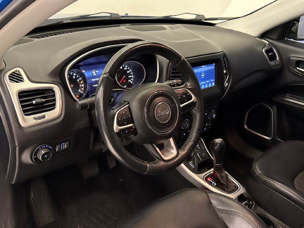 Used 2017 Jeep Compass Latitude w/ Popular Equipment Group AWD/4WD image 19
