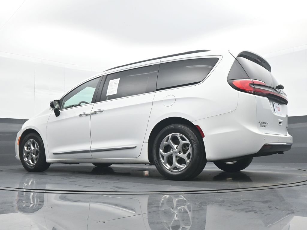 Used 2023 Chrysler Pacifica Limited image 28