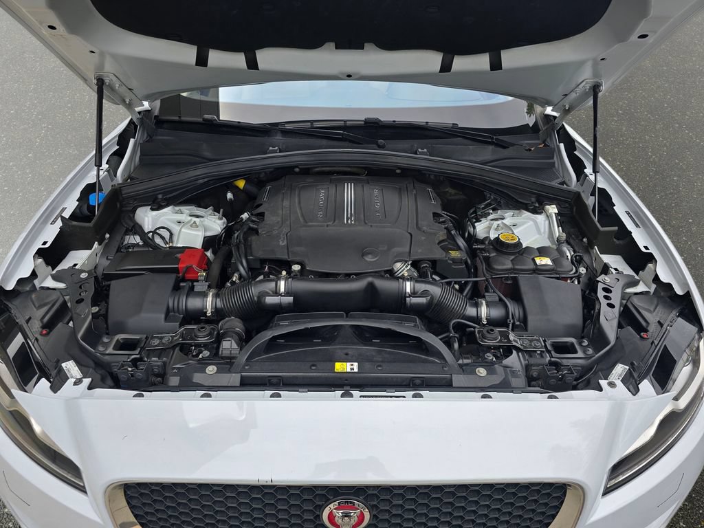 Used 2017 Jaguar F-PACE Prestige AWD/4WD image 35