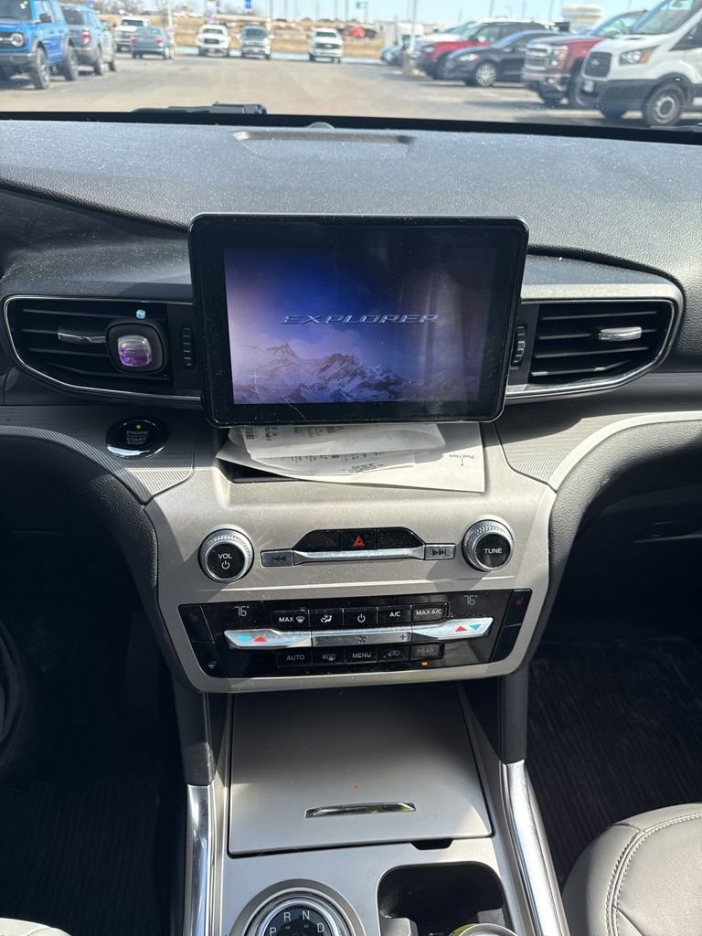 Used 2021 Ford Explorer XLT w/ Equipment Group 202A image 14