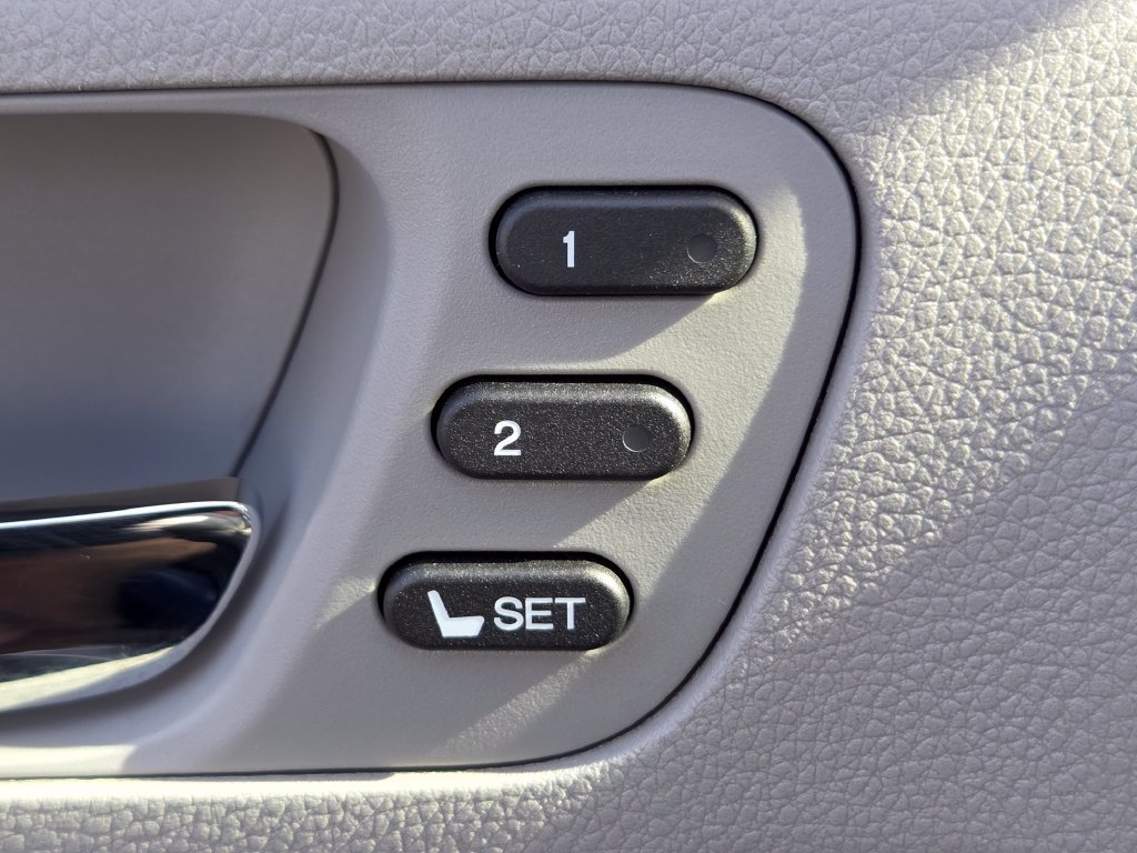 Used 2020 Honda Pilot Touring image 11