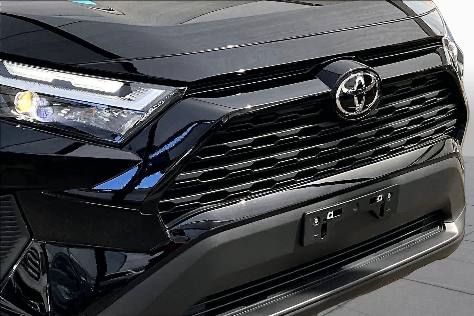 Used 2023 Toyota RAV4 XLE w/ Convenience Package AWD/4WD image 30