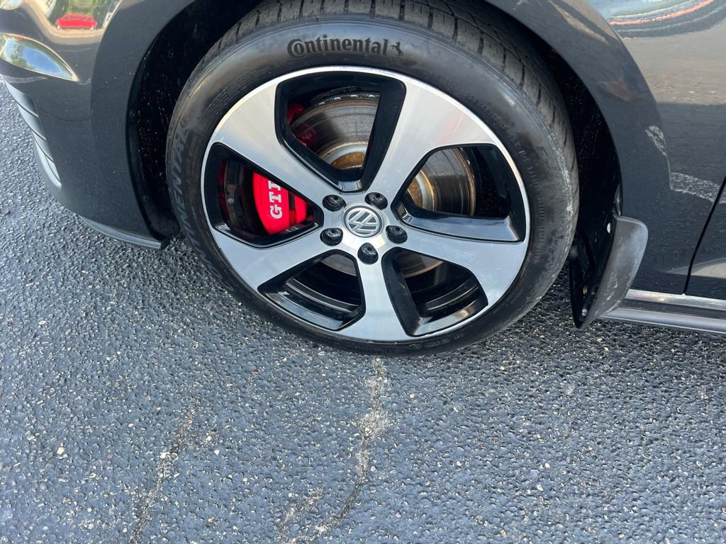 Used 2017 Volkswagen GTI SE FWD image 36