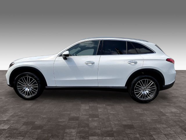 Used 2024 Mercedes-Benz GLC 300 4MATIC image 7