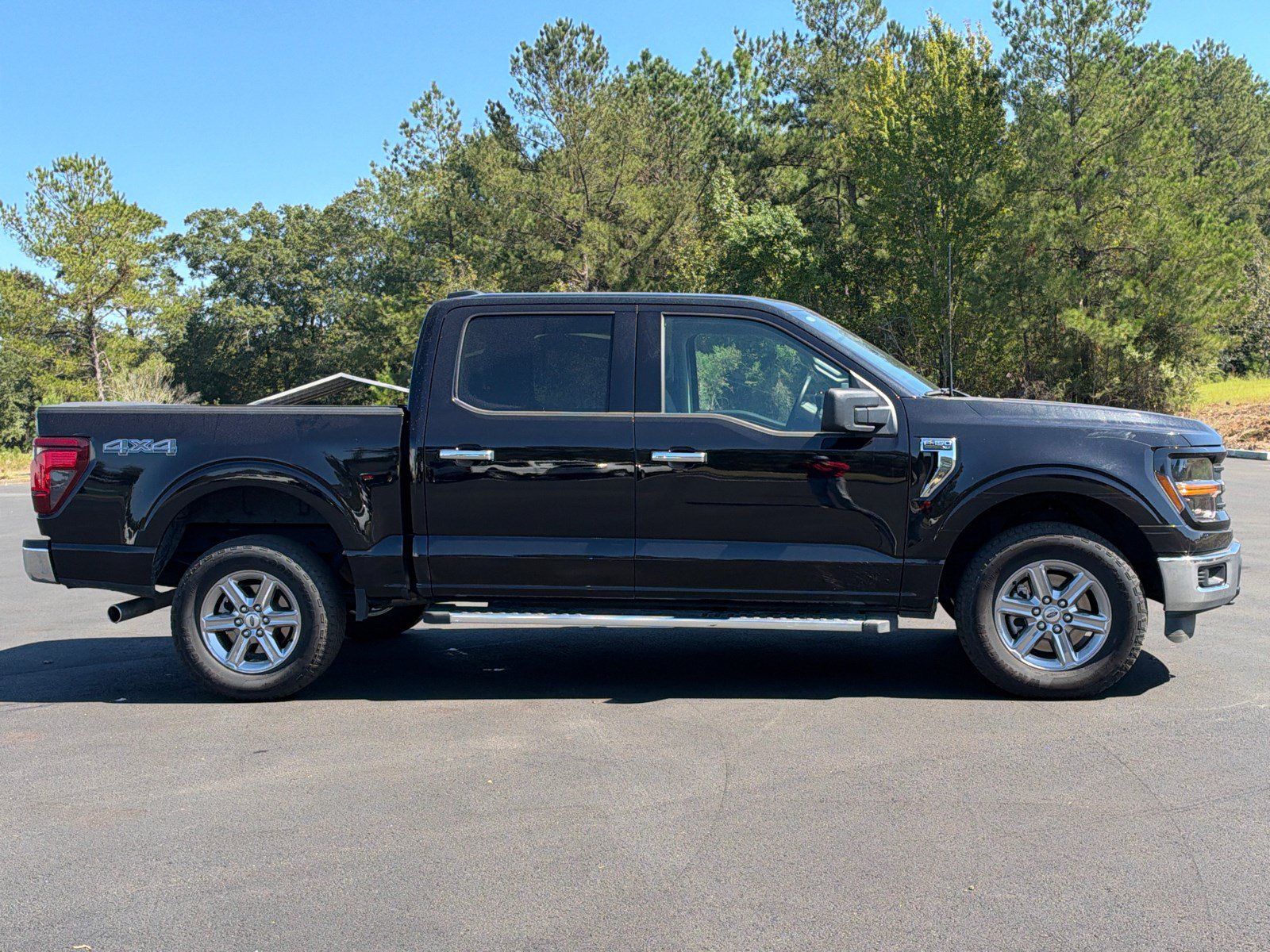 Used 2025 Ford F150 XLT w/ Equipment Group 301A Standard AWD/4WD image 4