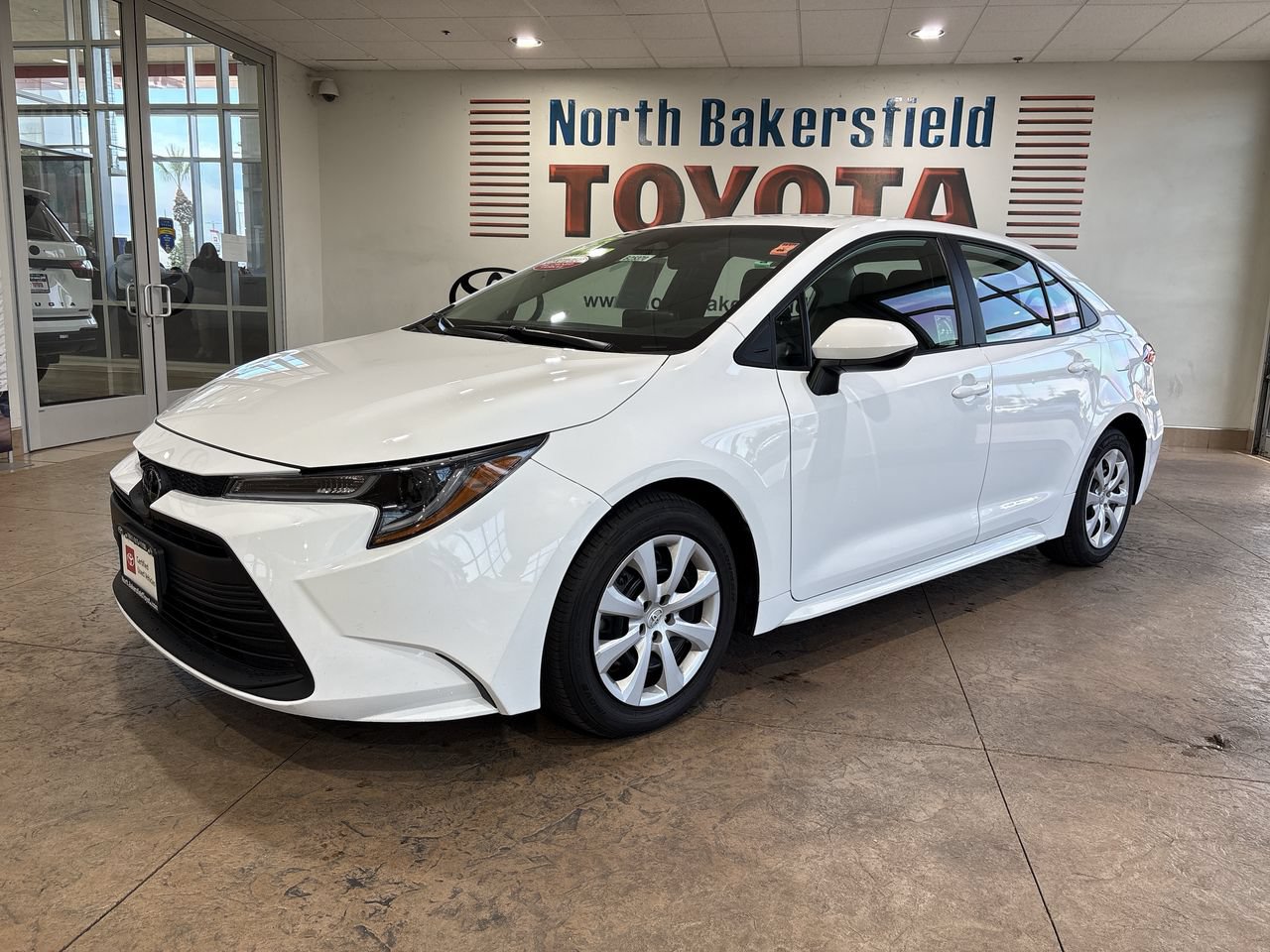 Certified 2024 Toyota Corolla LE FWD image 1