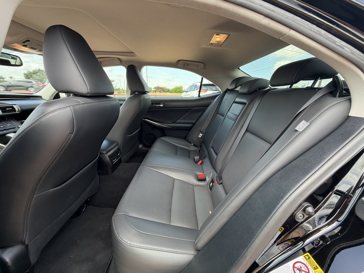 Used 2016 Lexus IS 200t RWD image 19