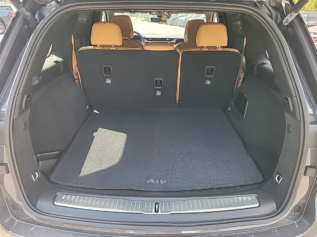 Used 2025 Jeep Grand Cherokee Summit image 27