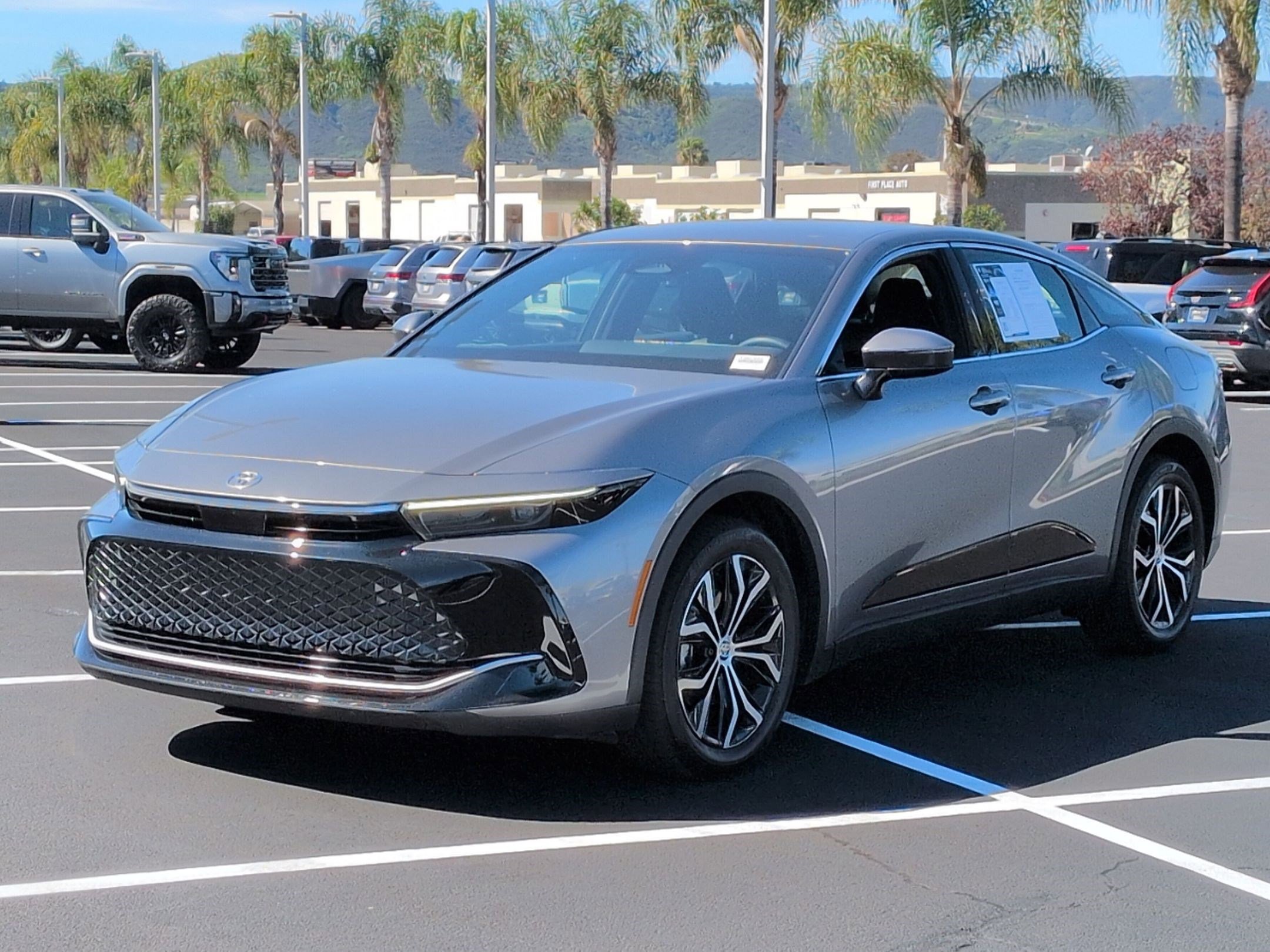 Used 2023 Toyota Crown XLE image 5