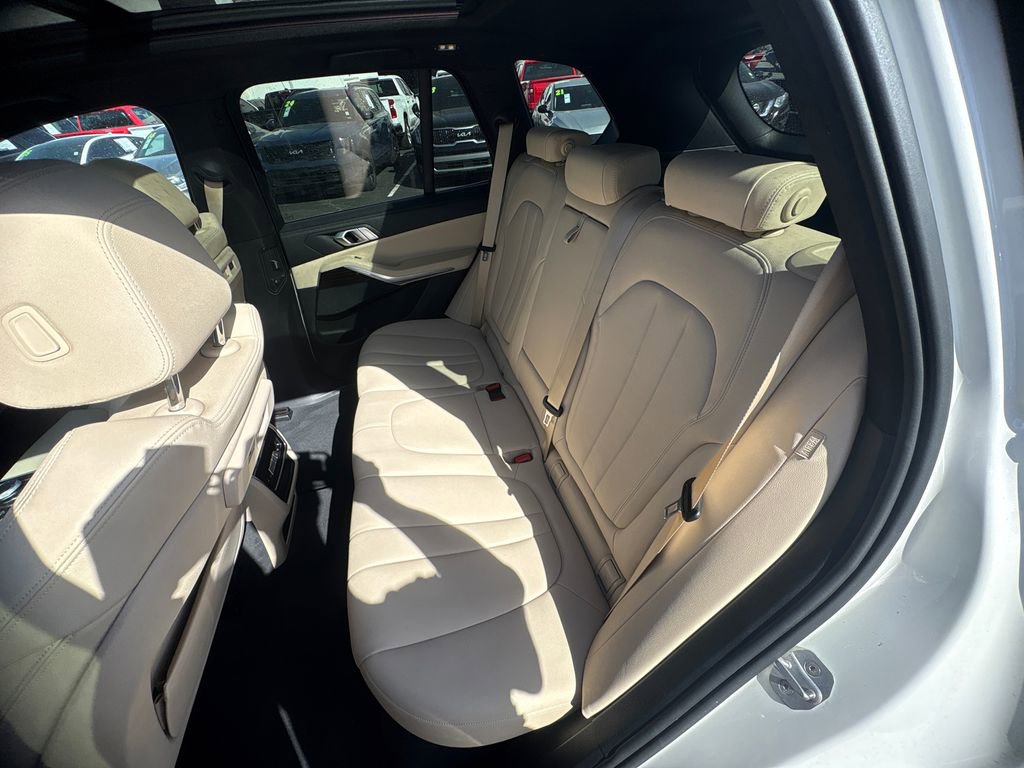 Used 2020 BMW X5 xDrive40i w/ Premium Package image 11