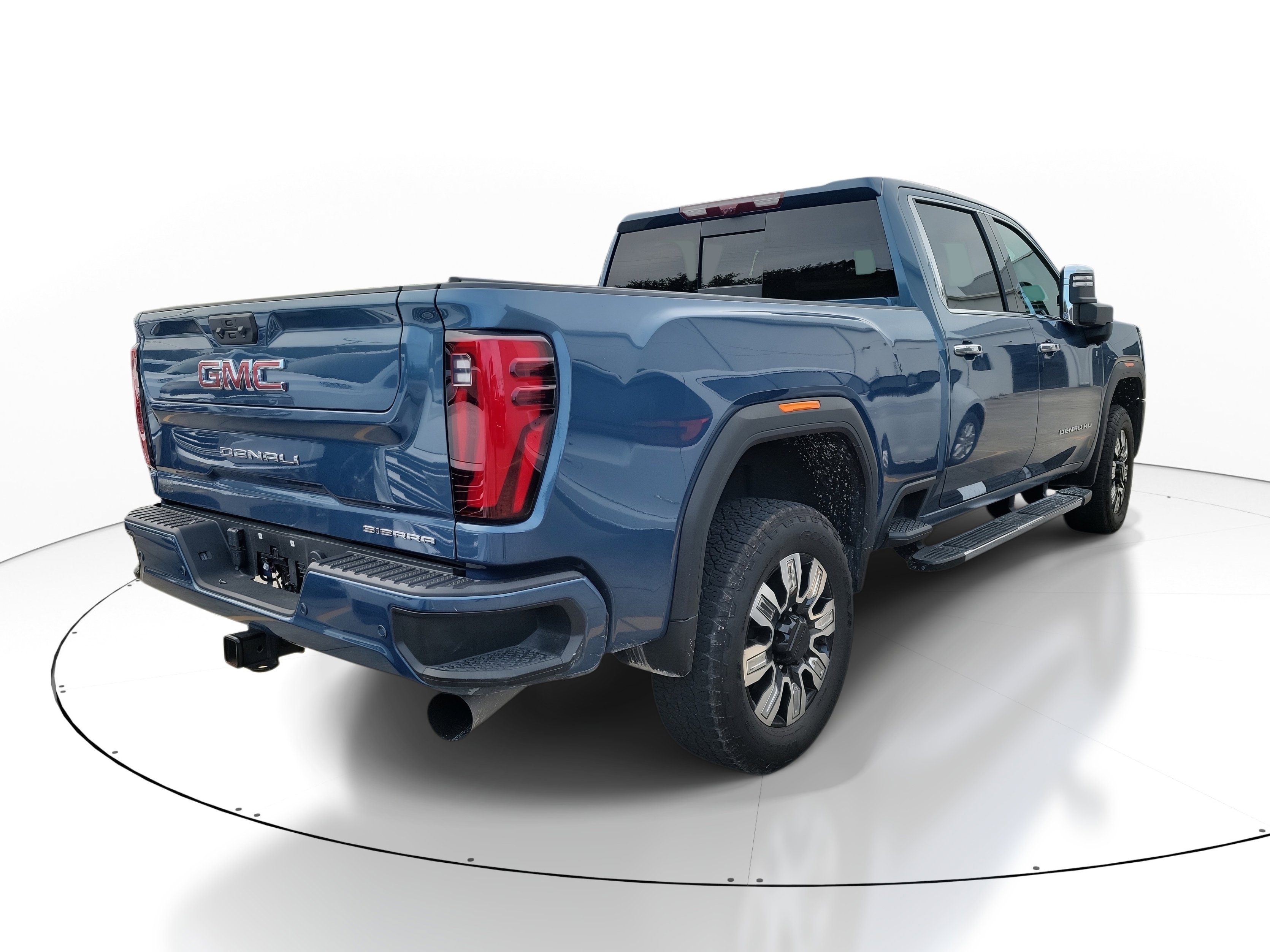 Used 2024 GMC Sierra 2500 Denali w/ Denali Reserve Package AWD/4WD image 5