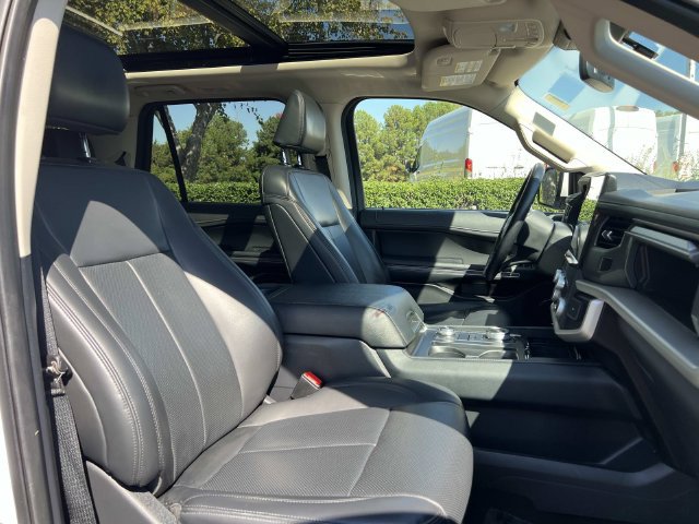 Used 2023 Ford Expedition XLT AWD/4WD image 34