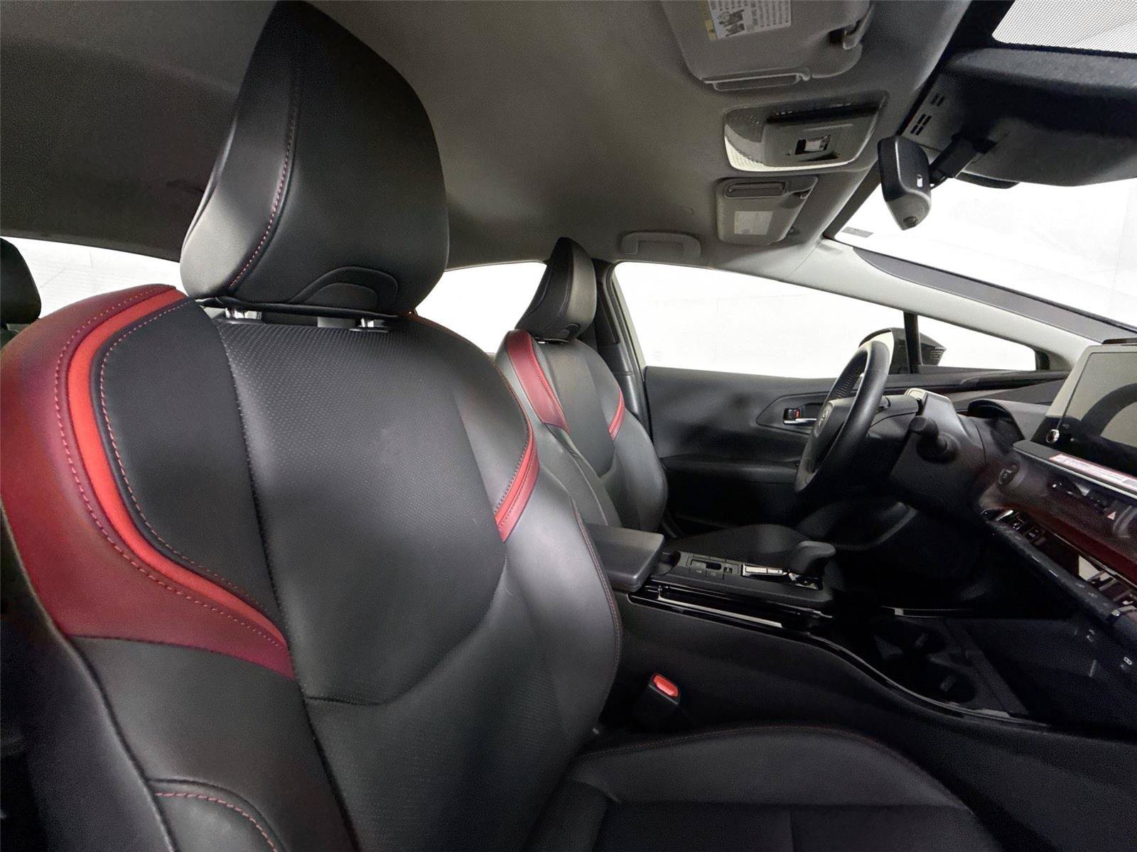 Certified 2025 Toyota Prius Plug-In Hybrid FWD image 39