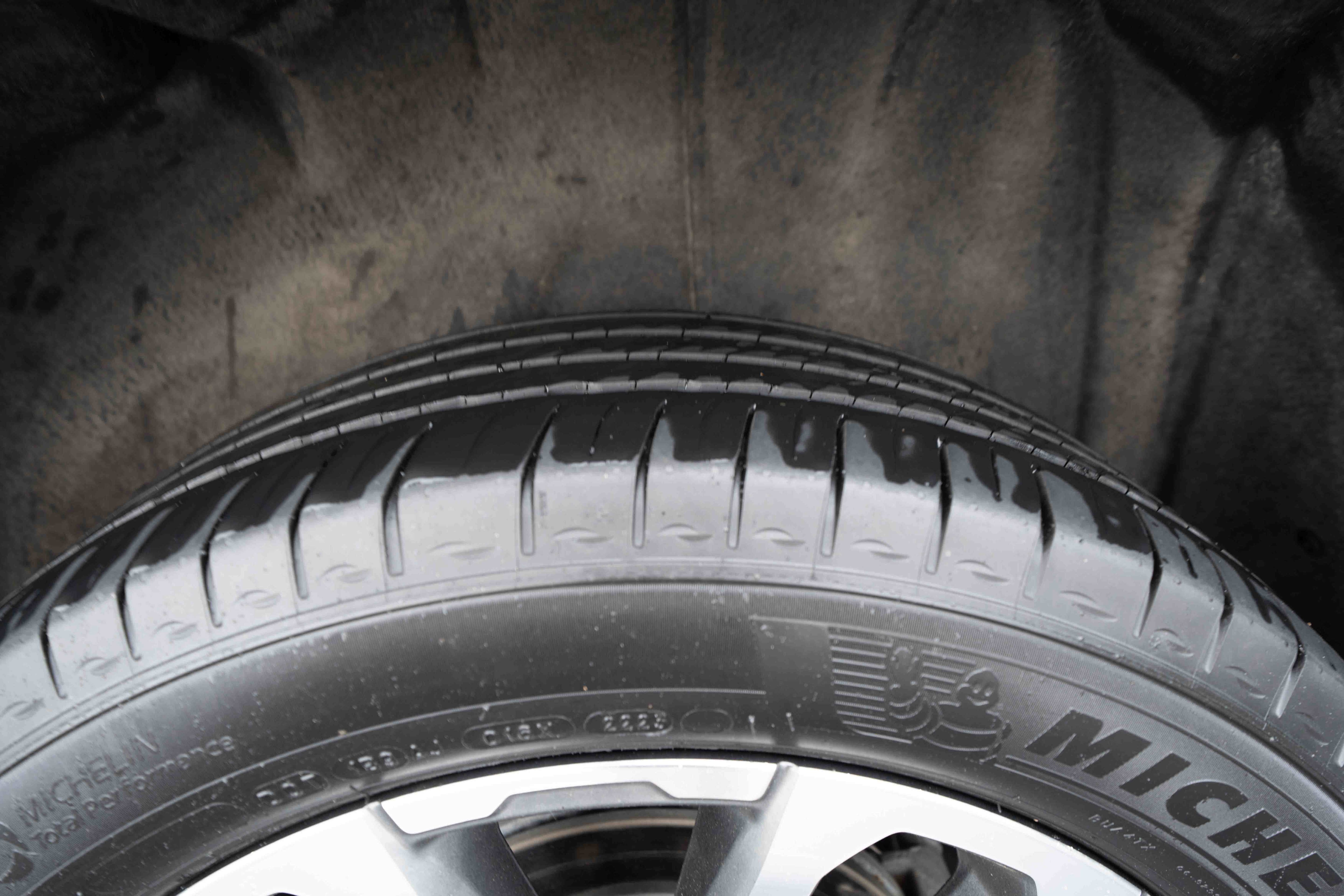 Used 2023 GMC Acadia Denali w/ Denali Ultimate Package AWD/4WD image 31