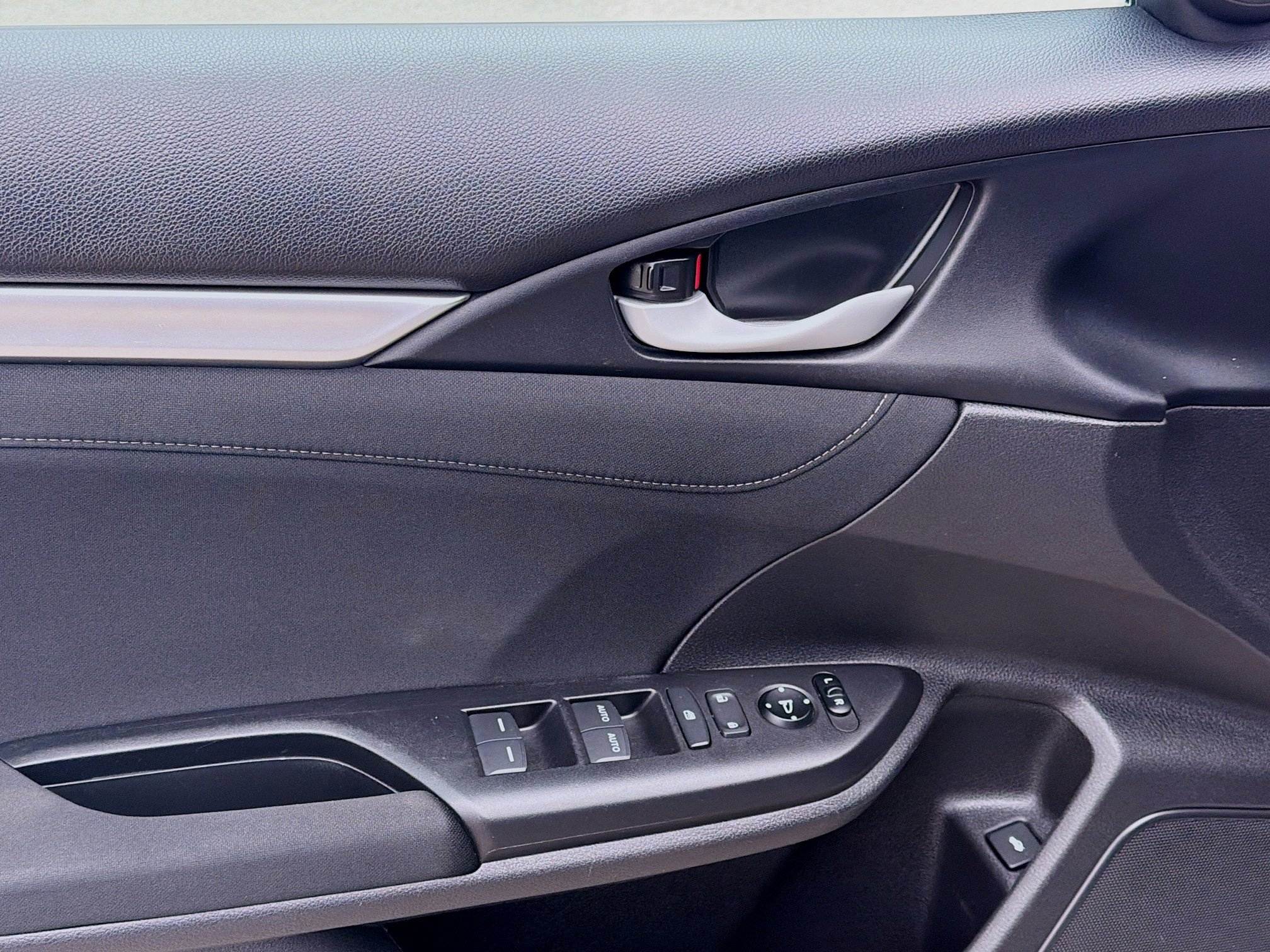 Used 2021 Honda Civic EX image 16